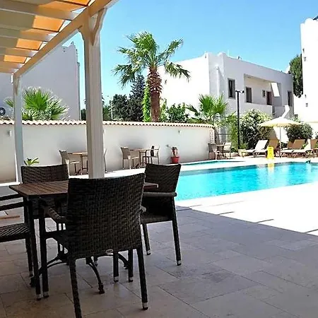 Olivias Group Hotel